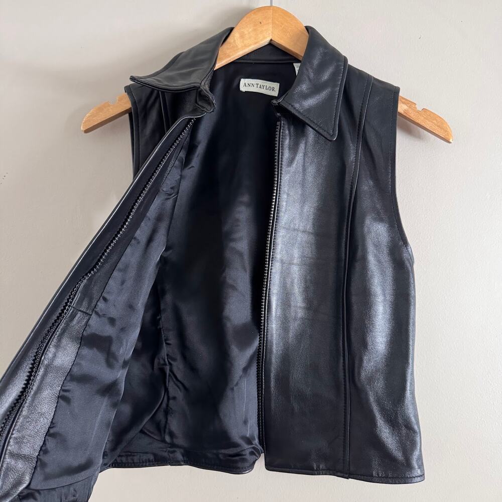 Vintage Ann Taylor Black Leather Full Zip Collared Vest Jacket USA XS Rare - Picture 2 of 6